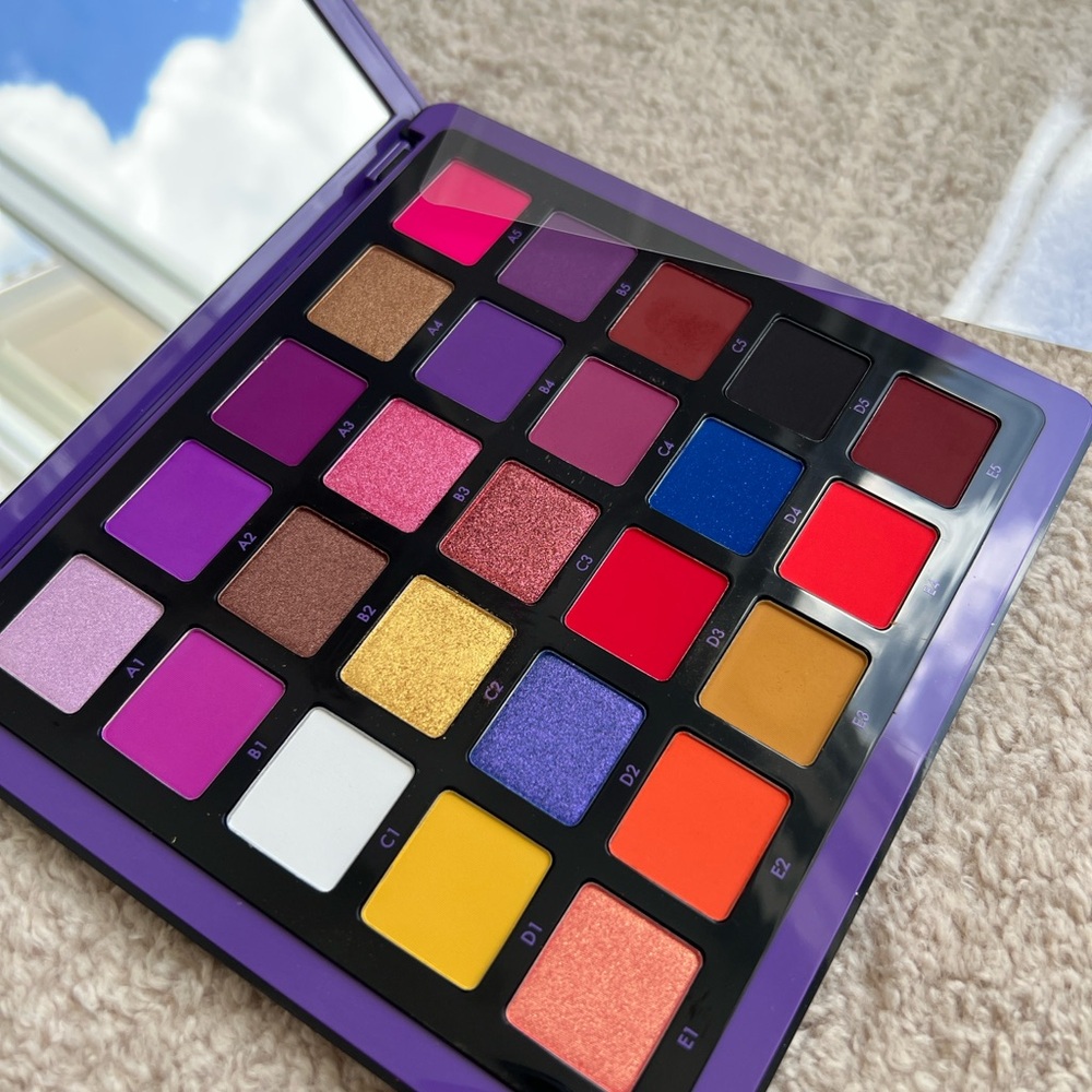 Anastasia Beverly Hills Norvina Collection Eyeshadow Palette - Purple and Gold